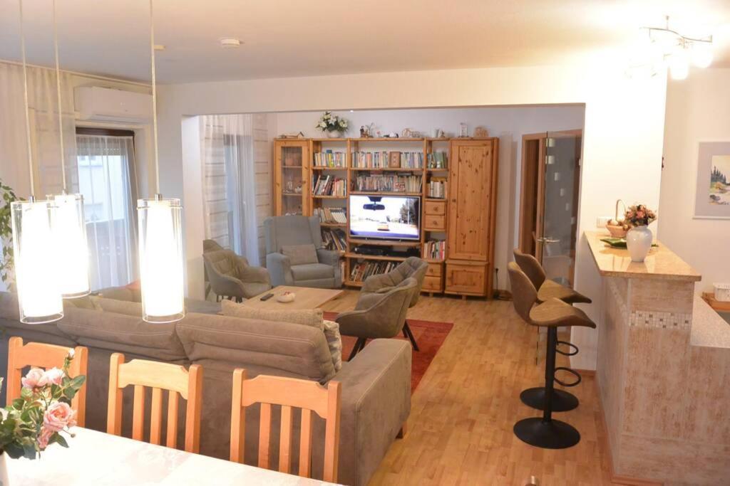 Beste Lage Im Zentrum Und Am Hofgarten 150Qm Mit Klima, 2Xbalkon, Aufzug, Familienfreundlich Bayreuth Extérieur photo